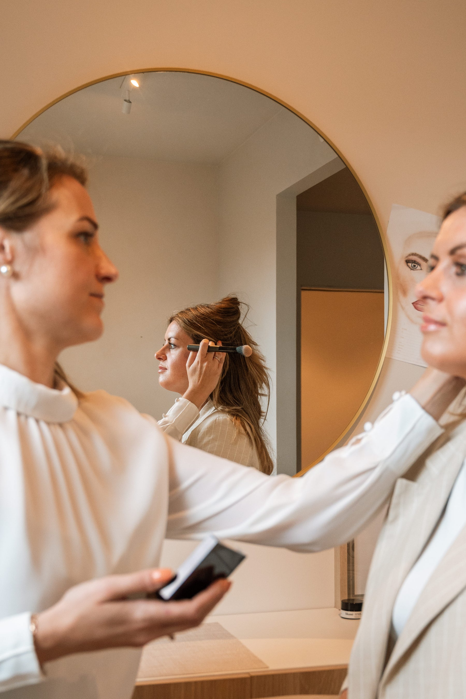 Make-up artist in Melsele